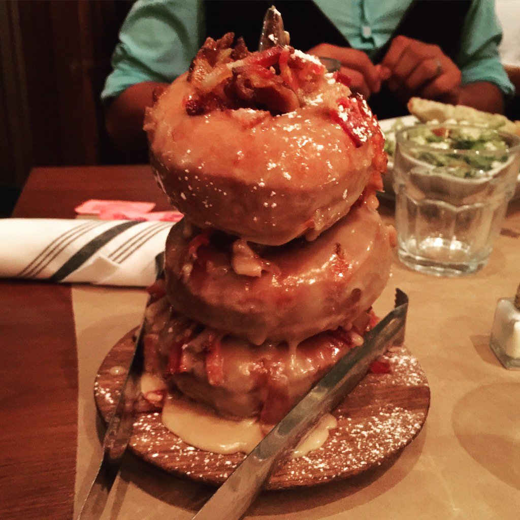 watchtipsnews's tweet photo. I need a watch app to tell me how many calories to burn for this #NationalDoughnutDay https://t.co/Avkq8jb4BX