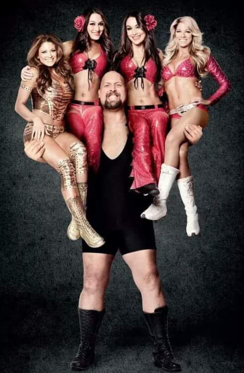 yazzie_ordale's tweet photo. @WWEUniverse @BellaTwins @realbarbara8 @EveTorresGracie @WWEBigShowRP @WWEBig_Show https://t.co/np5mCVGwsq