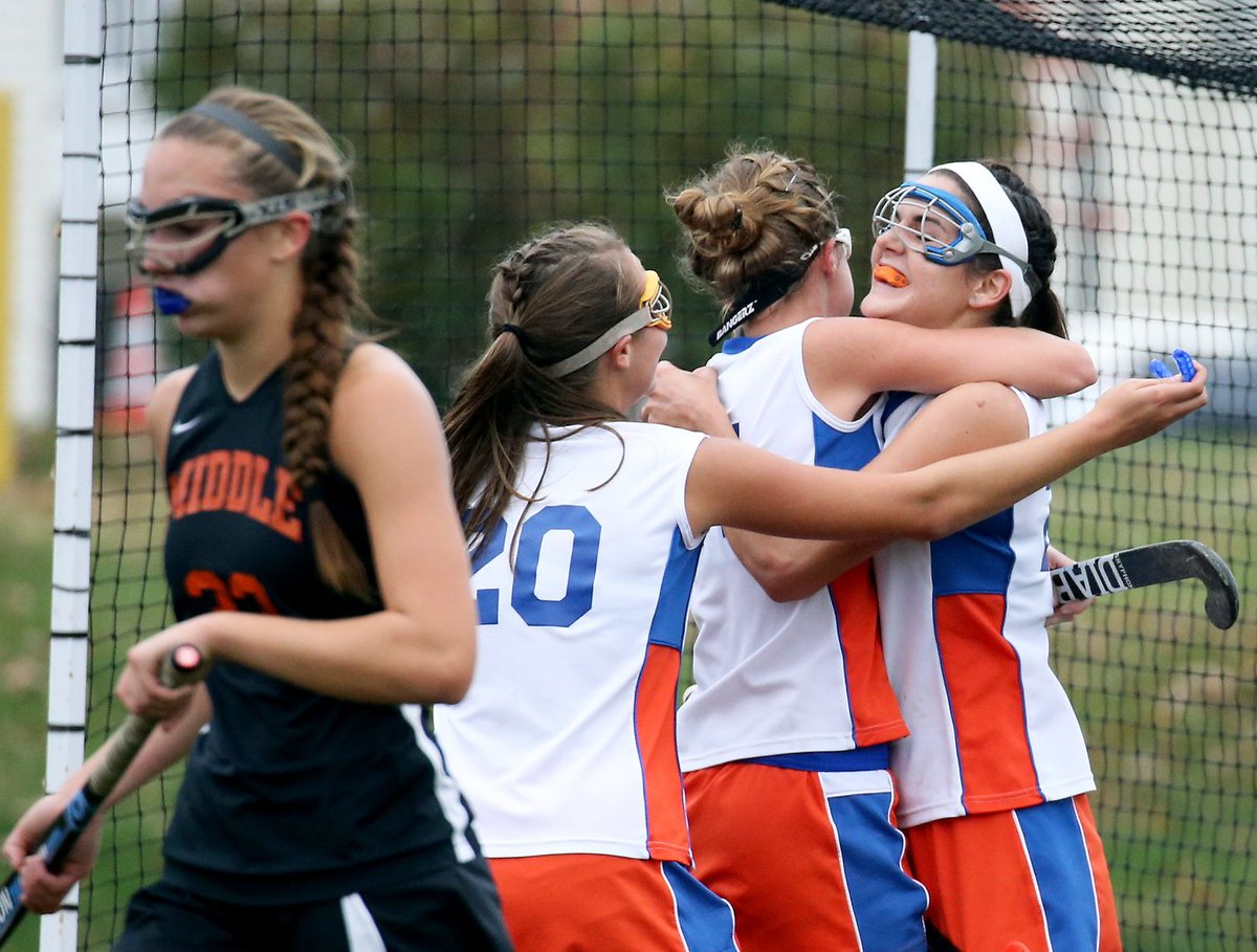 PhotogLori's tweet photo. PHOTOS: https://t.co/oZxcMtITZB #Woodstown defeats #MiddleTwp, 2-1, in SJ Gr1 field hockey final @whsfockey #NJfhoc https://t.co/ZQfcgJ2DFp