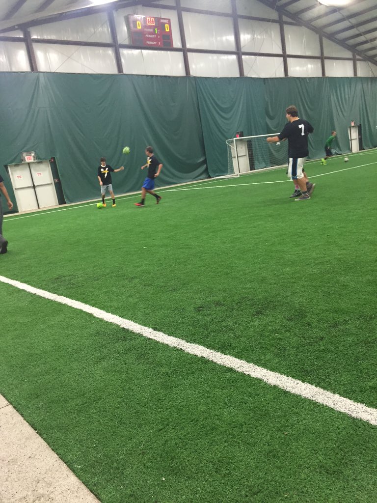 thunder_birds1's tweet photo. #Thunderbirds warming up before game time #WeReadyForIt https://t.co/vdfPLekrCe