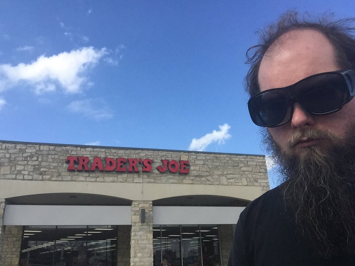 drewtoothpaste's tweet photo. Come to Trader's Joe in next 40 mins if u want an ass kicking (thanks to @myDXMproblem) https://t.co/HOHmQaPQqI