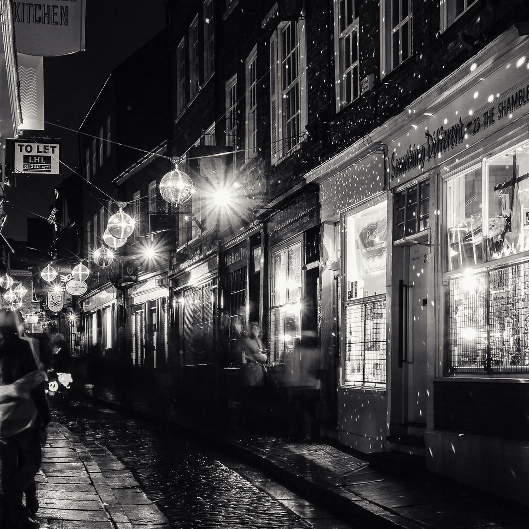 rjsyorkie's tweet photo. Last Friday @IlluminateYork on The Shambles #York #IlluminatingYork https://t.co/9mgBcQs5Zr