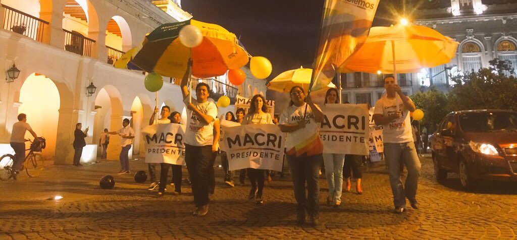 projuanbjusto's tweet photo. Pasamos los 1000 seguidores!! gracias por estar siempre ahí! Estamos en la recta final, #MMXV @mauriciomacri https://t.co/toyXrRlfmS