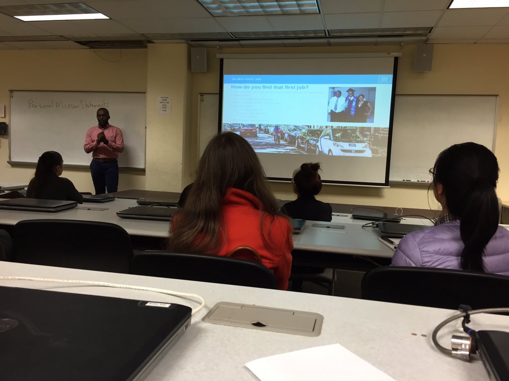 LytleNic's tweet photo. Thnx John Asante of @car2goNewYork for sharing your experience w/ @LaGuardiaHonors students! #dare2domore https://t.co/PnwbSYWSpx