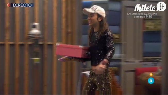 ghoficial's tweet photo. Ales: "Súper me quiero quedar"
Súper: "Cuidado con lo deseas"
#Gala9GH16 https://t.co/gPow2mfxFJ