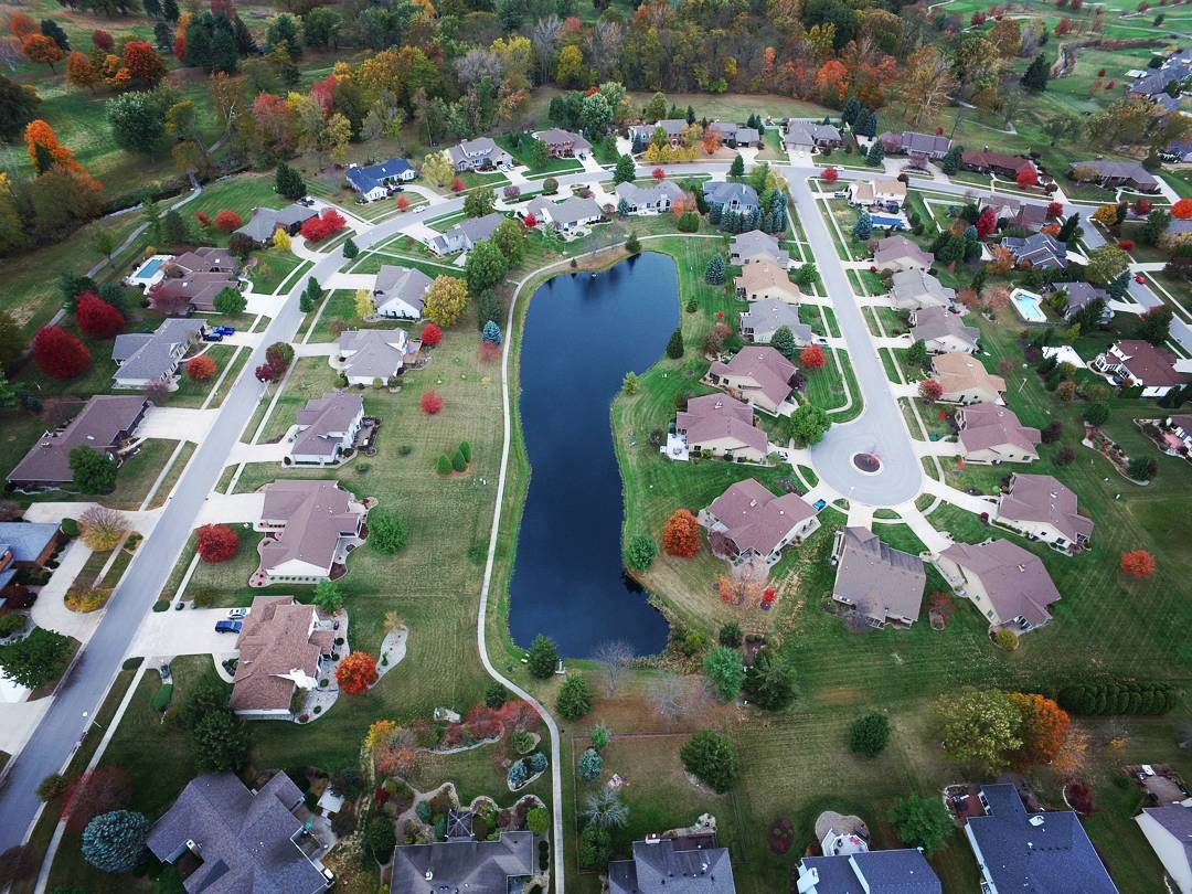 Funwith_drone's tweet photo. by @cloudradix The Village of Duesenberg, Auburn, Indiana Photo by @kenbutton of #cloudradix #dronestagram #dronepi… https://t.co/8TpwOOkHXi
