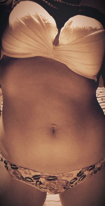 Este cuerpo esta deseoso de ayudarte con tus rios de leche mmmm https://t.co/wuxIuk0gnX @EstudiosCima<a href="/tag/online"class="tags"><span>#online</span></a>