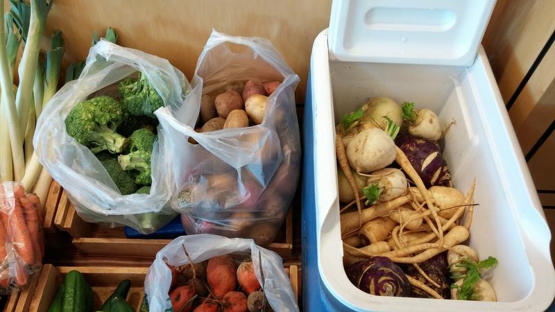 nhpr's tweet image. It's time to say goodbye to strawberries and embrace the root vegetables of colder months. ow.ly/Uj0yW