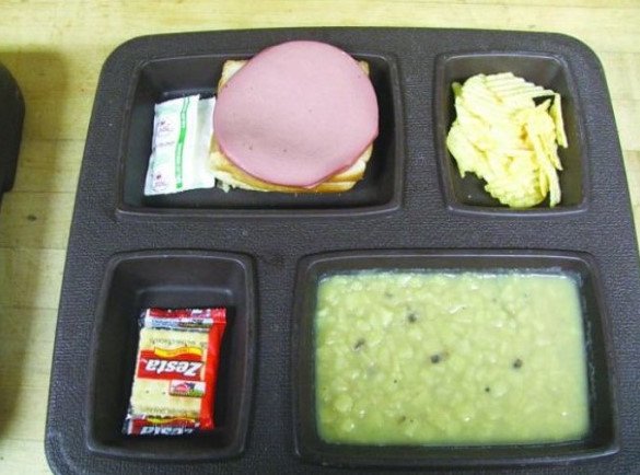 sebuvijejazapi's tweet photo. Are These Trays Of Prison Food…Or School Lunches?
https://t.co/Qi5zhk3LfE https://t.co/5Rm52LOg5D