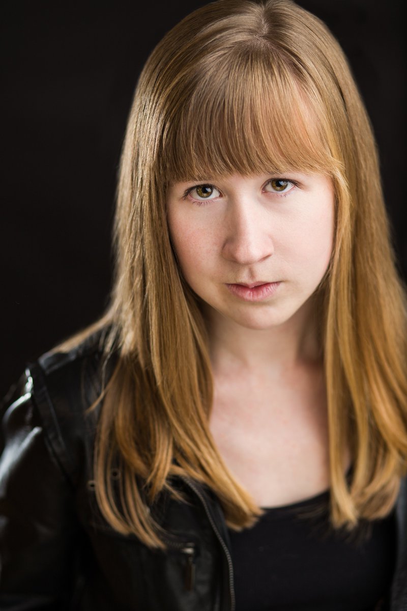ElliottsView's tweet photo. Here's @LovelyLizW, the creator of @ElliottsView. She plays Elliott's older sister. Vote @ https://t.co/4hD3ZTdkxc https://t.co/BrgCJJkgdu
