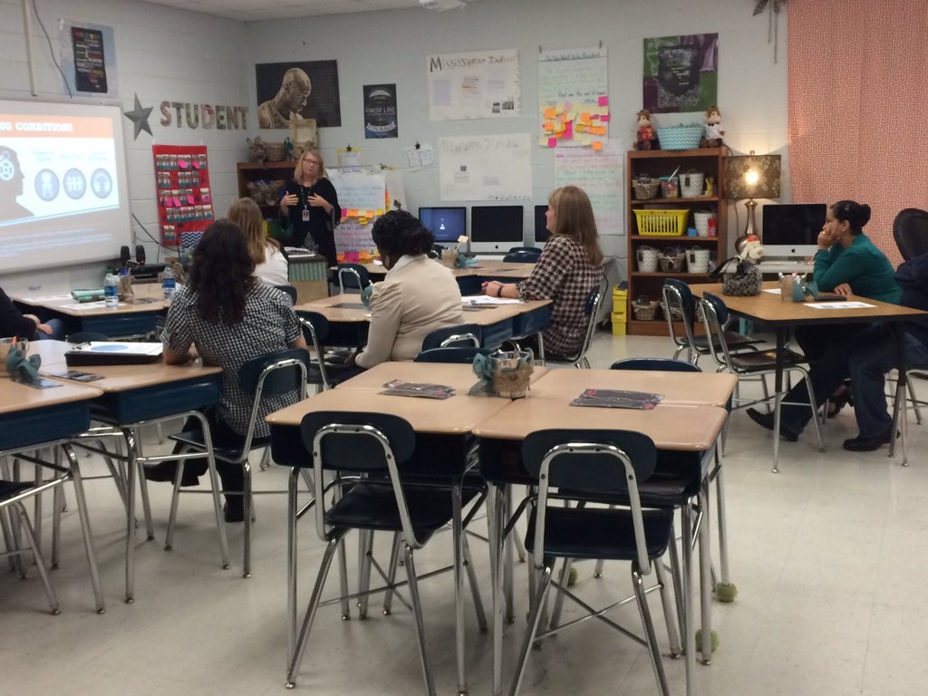 HVES_Hawks's tweet photo. TN Ready Parent Info Night! #BallCamp #HVES #Knoxschools https://t.co/7n7mvkry6i