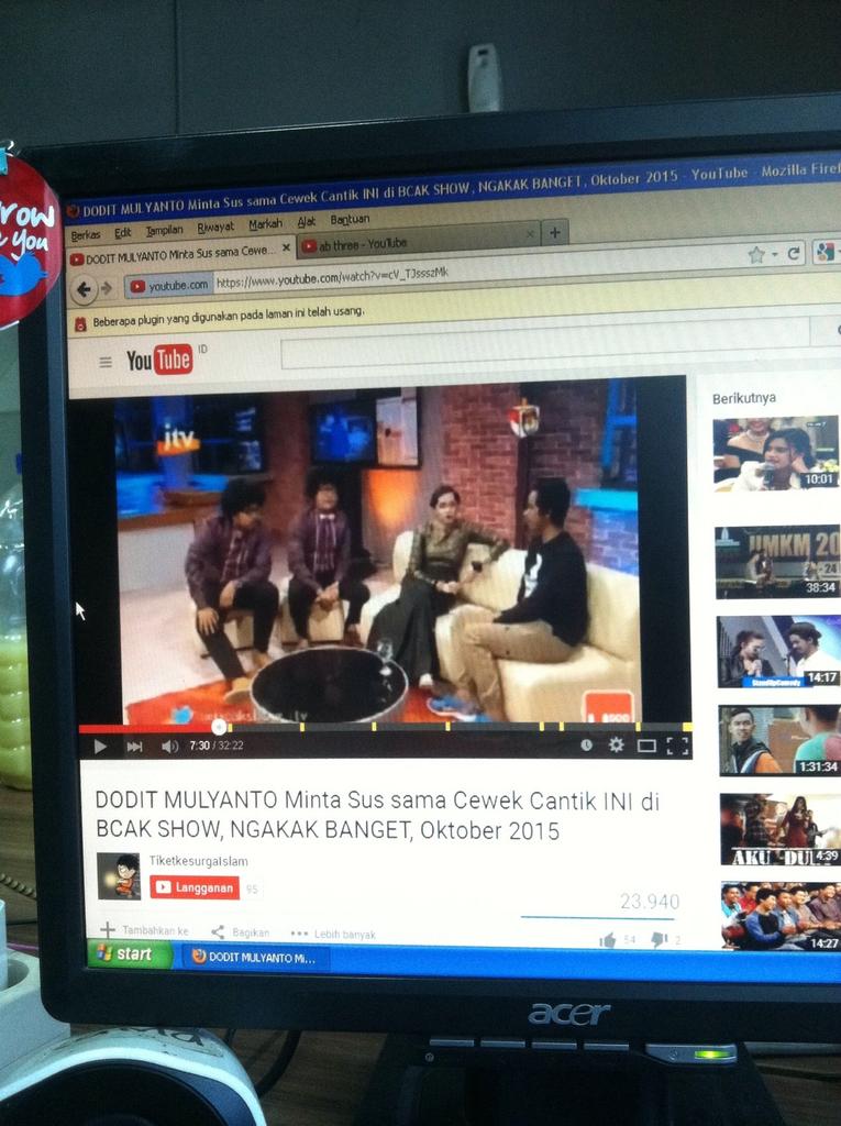 BungsukurBcak's tweet photo. Yg gak bisa nonton kami on time, tonton aja via youtube, kalo tetep gak bisa,,,,, ngerpek aja https://t.co/MzaRutioBI