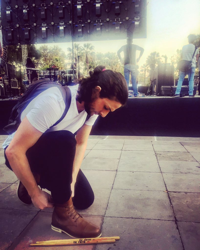 rodrigo_deandad's tweet photo. Gracias a @lineamarquez por mis botas 100% tapatías y gracias a @vicfirth a punto de subir al escenario en #Morelia https://t.co/eD8gpzvBVI