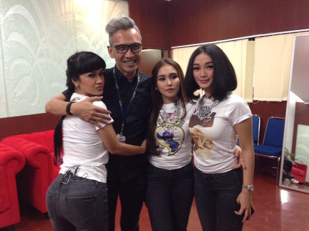 Heeeeiiiyy ... With Cecepy <a href="/armen_basauli/">Armen basauli</a> <a href="/dahSyatMusik/">dahSyat</a> #dahsyatAfganRaisa #dahsyatnyacecepy @RCTIBTB