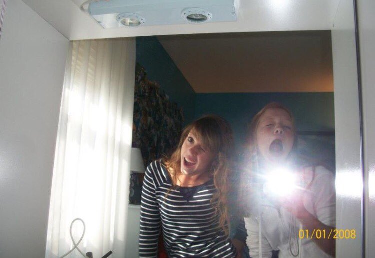 lilystewartt's tweet photo. HBD @KearaMullin thanks for bringing me lunch everyday lol love youπ»long live 7th grade photoshoots #whatwerewe https://t.co/F5Gb1QVqml