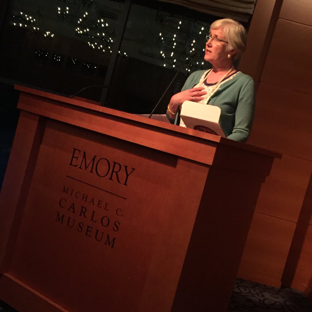 JuliusBryant's tweet photo. .@barefootgbs kicking off the welcome dinner for our #IG2015 participants. #meetgoizueta https://t.co/MPC3CyRS5K