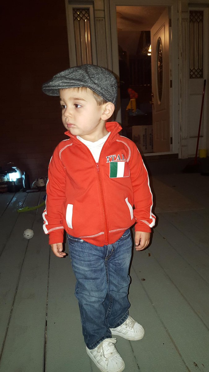 BTO34's tweet photo. This is how the bambino rolls out to the circus #pimpin https://t.co/oAVxWPgYBo