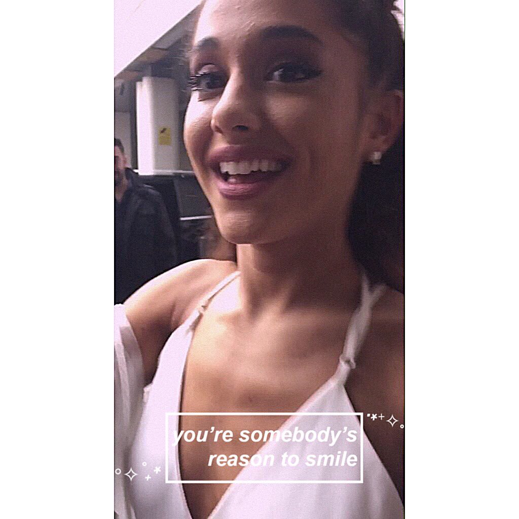 good_ariana's tweet photo. ✨ @ArianaGrande ✨💭🐱 https://t.co/0msH1kcdc5