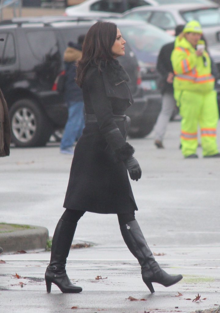 LanaParrillaMex's tweet photo. โขPHOTOSโข
Lana on set yesterday {13}
#EvilRegaIs #OUAT
Credits: @BastardSonVan https://t.co/qbrk2STpu5