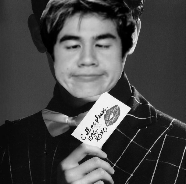hestylesmv's tweet photo. look at this picture i found of calum's face on minho's body !! sp00ky !!
(i actually made the pic sp00ky) https://t.co/fdtHaonEdS