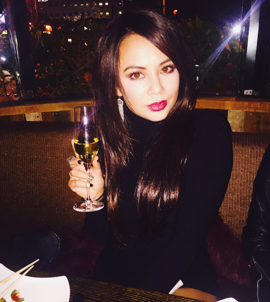 #ThirstyThursday Cheers!! 🍷🍾