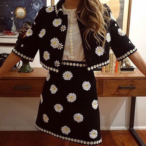 JaggedEdge's tweet photo. Floral done well

#fashion #fashionista #floral #flowers #style #stylish #styleblogger #fashionblogger #suit #twopi… https://t.co/QjmY2vk0LY