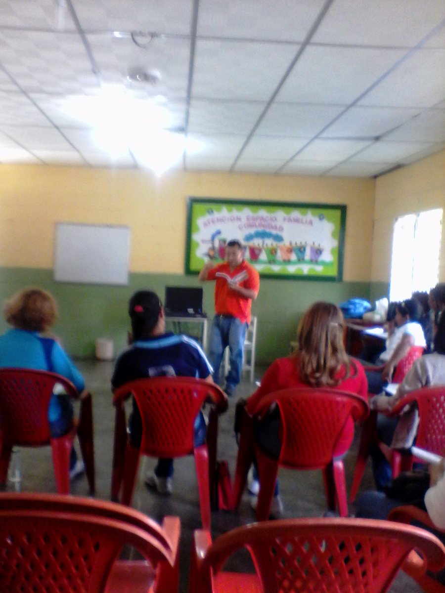 Ner490's tweet photo. Taller de sistematizacion en el NER 490 https://t.co/lfHJ68f5gk