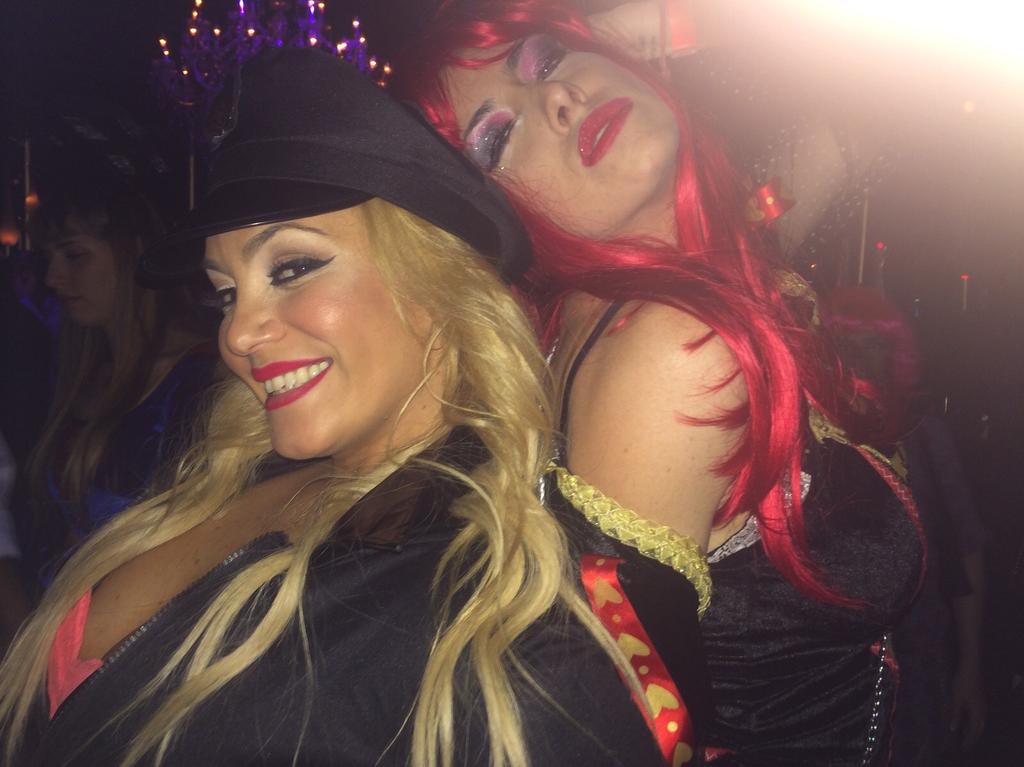 mariaritook's tweet photo. #Haloween con @estefaniairacet https://t.co/TgkXBnir96