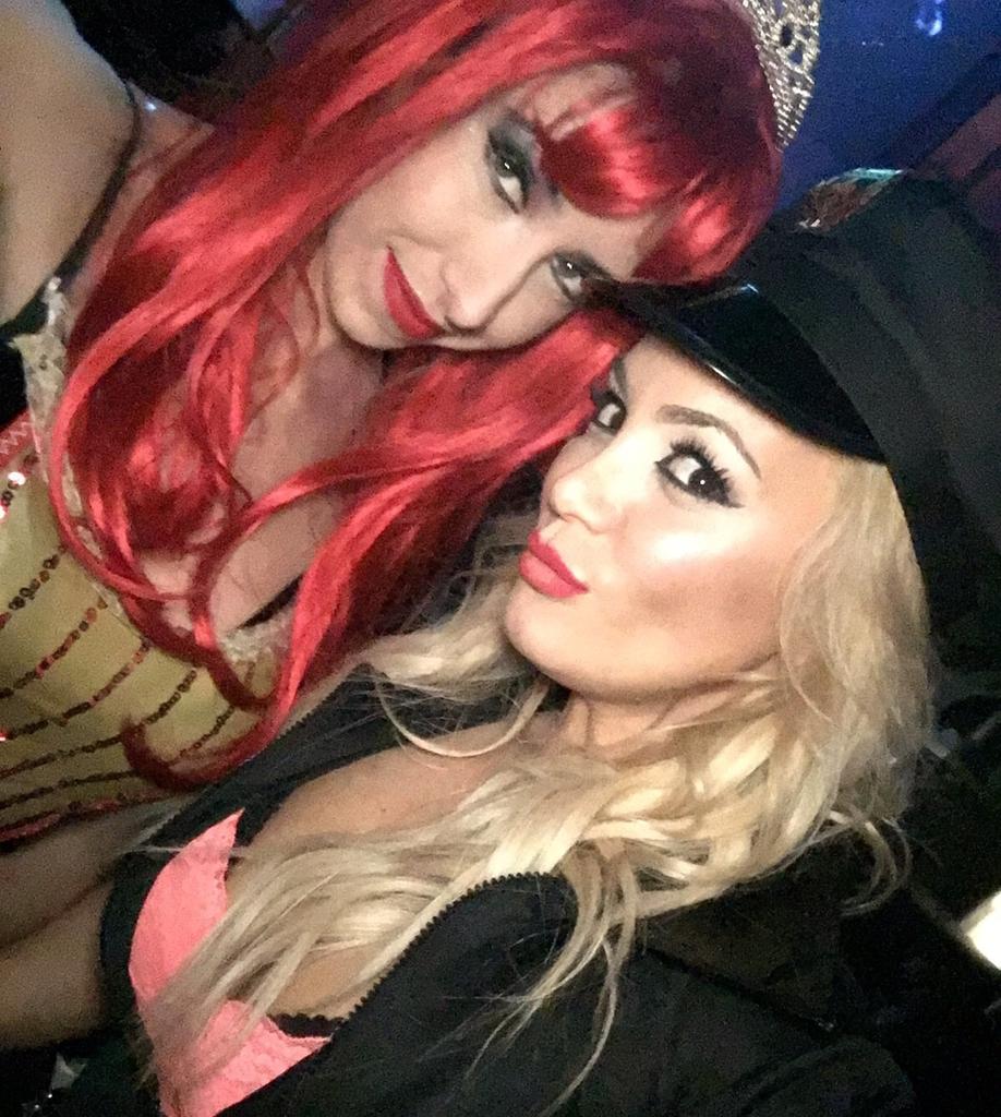 mariaritook's tweet photo. #Haloween con @estefaniairacet https://t.co/TgkXBnir96