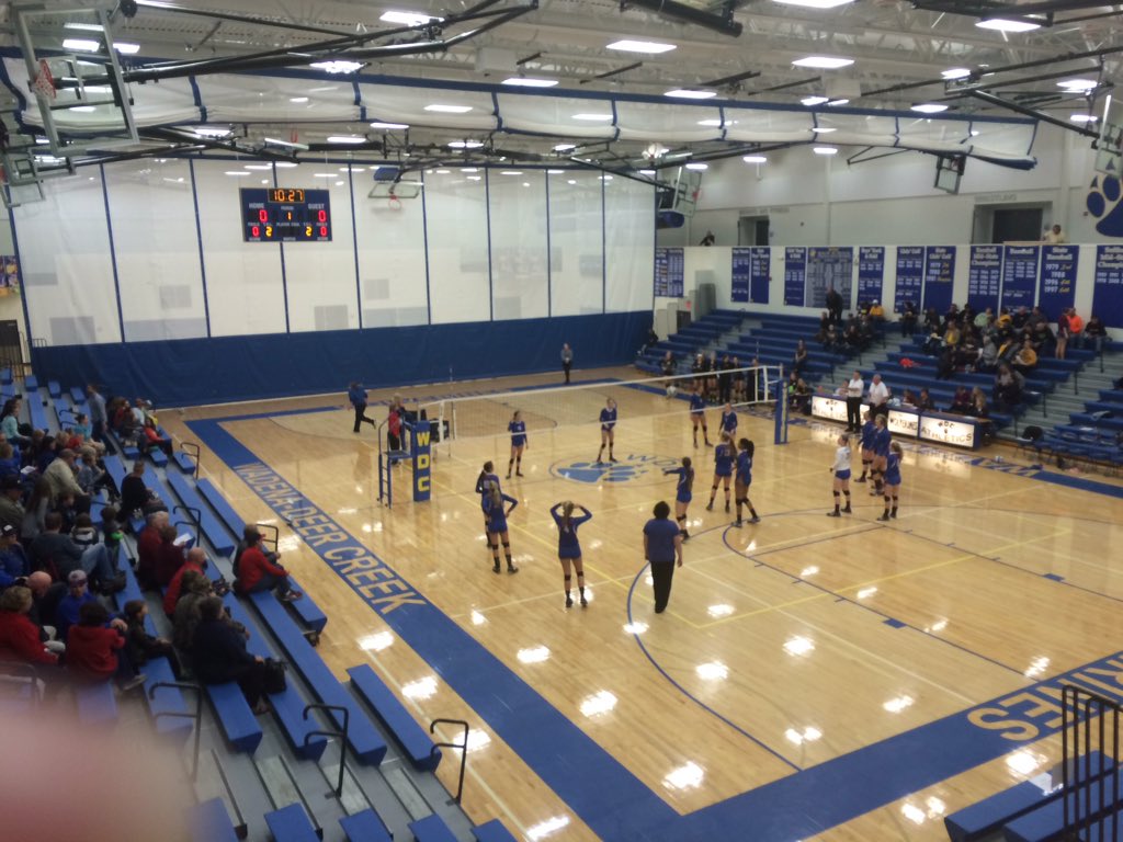 PLHSPATRIOTS's tweet photo. 10 minutes remain before the Patriots battle for the sub-section title! https://t.co/HMvMoX1iYm