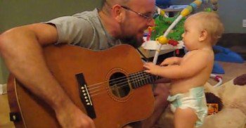 dylimaniveze's tweet photo. Daddy Starts Playing Bon Jovi And Discovers His 8-Month-Old Baby’s Hidden Talent…Wow!
https://t.co/tcbLxaMm5K https://t.co/JLq5fVRMVd