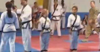 DelguaMichalina's tweet photo. Watch The Touching Moment A Military Dad Surprises Daughter In Karate Class
https://t.co/G1a64yd3Fy https://t.co/Suj8gTEes2