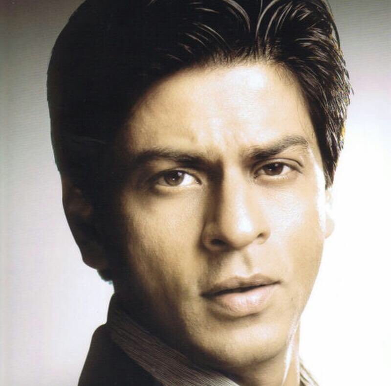 SRKUniverse's tweet photo. RT if you want to see an anime of this pic 

⚜ SRK 16 Million ⚜ https://t.co/KZA5WfPImI