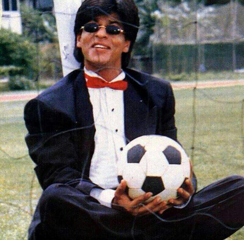 SRKUniverse's tweet photo. RT if you want to see an anime of this pic 

⚜ SRK 16 Million ⚜ https://t.co/ziIPwNMcZx