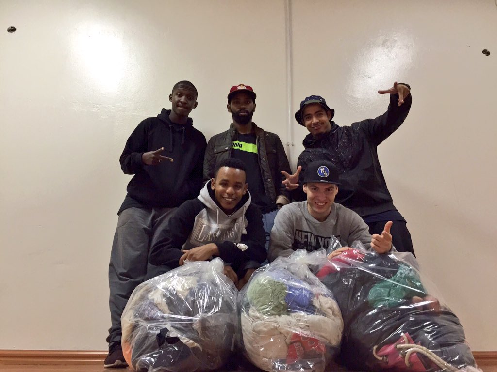 Aintelligence's tweet photo. Some #charity work before practice #clothes2good. Thank you @Alex_Smith477 for making us part of the initiative https://t.co/ZGvhfrRYNX