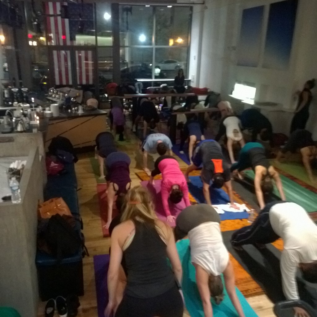 ABakedJoint's tweet photo. downdog 2. #gripthemat #yoga https://t.co/YZ0nVWAMlq