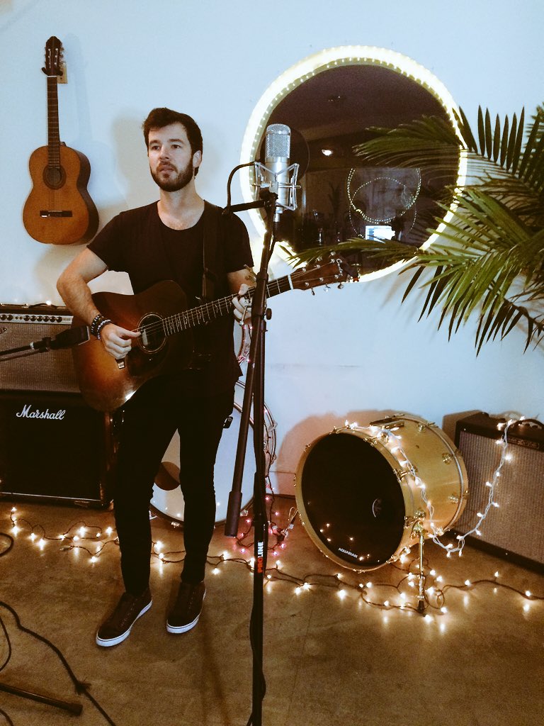 Pumped to be hanging with <a href="/curtispeoples/">Curtis Peoples</a> tonight at <a href="/RefugeRecording/">Refuge Recording</a> #session