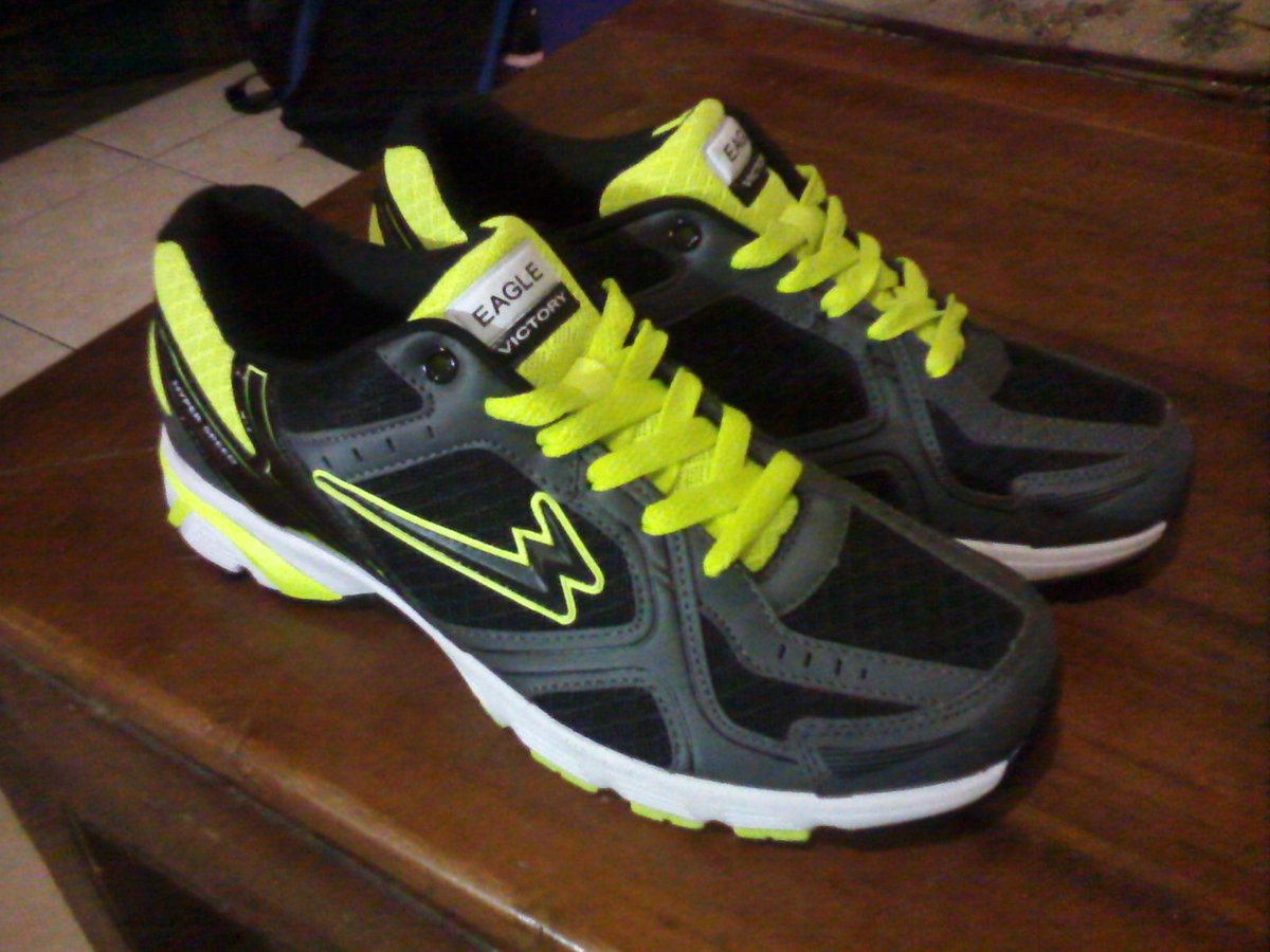 saintkick's tweet photo. @sepatueagle Tengkyu...sepatunya sudah datang...
Keren bgt!!!! Terima Kasih Eagle.. https://t.co/ktnal2qHwx