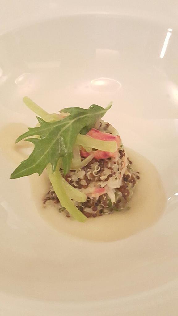 ChefandHotel's tweet photo. Cena #4chef #RutaSaboresChilenos partida centolla ensalada de quinoa manzana y apio por @luiscruzat @StgoMarriott https://t.co/wBRjCpafjL