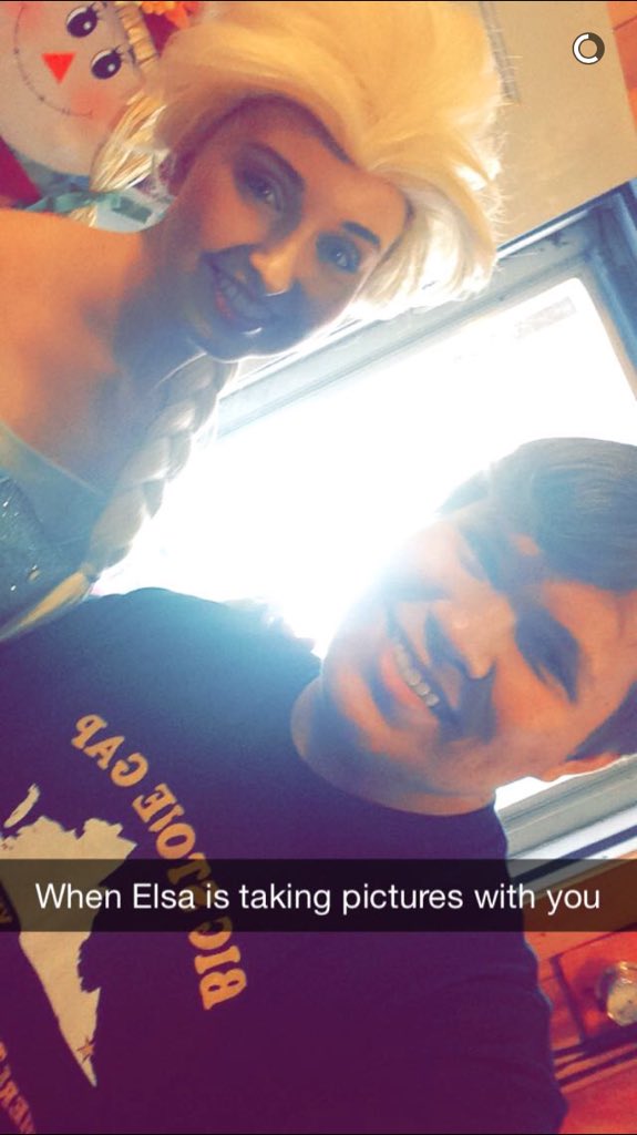 party_princessw's tweet photo. Elsa selfies are the best kind of selfie! ❄️❄️ #partyprincesswiseva https://t.co/q1lIs4sH4z