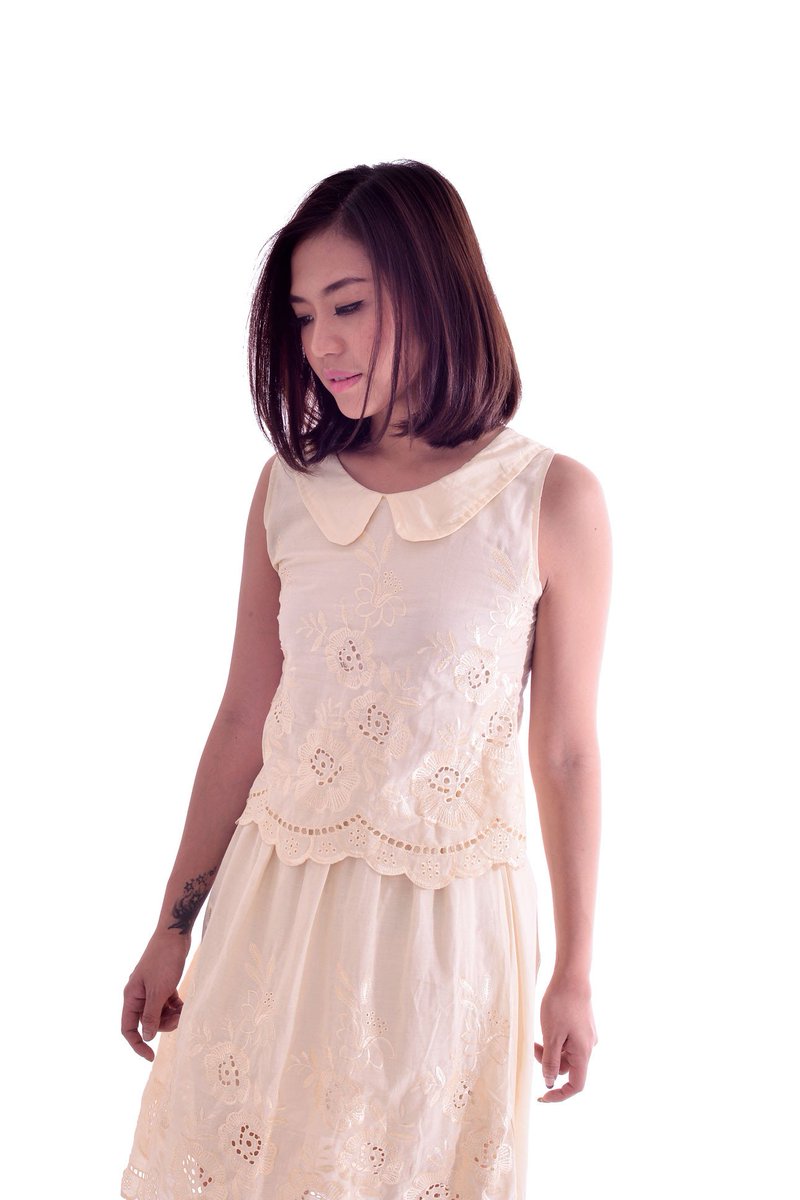 Cakravala_'s tweet photo. GALO FEMKE FLOWER DRESS >> https://t.co/jq4VZXZqtR
#cakravala #galo #localbrand #fashion #ootd https://t.co/3eWEVngJie