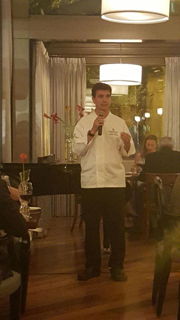 ChefandHotel's tweet photo. Cena #RutaSaboresChilenos #4chef Mejillas de congrio cocinado por @marianobambaci Sabroso un manjar @StgoMarriott https://t.co/0k7eL2m9jZ