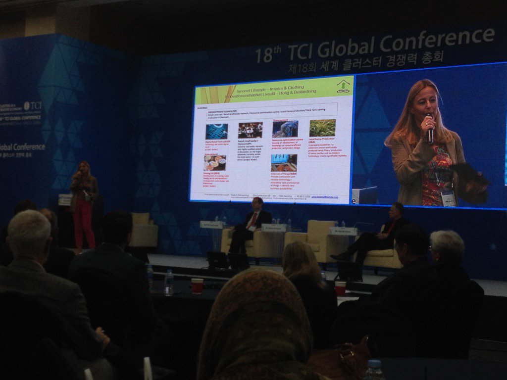 JMartiClusters's tweet photo. #BSimonsen from @InnonetL emphasizes intercluster collaboration such as the one with @KIDSCLUSTER #TCI2015 https://t.co/3whqneTXkg