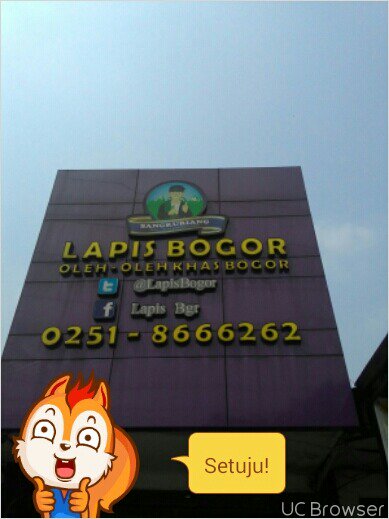 DheaMudiaK's tweet photo. oleh-oleh khas bogor yang lg kekinian itu cuma ada di @LapisBogor Sangkuriang !! 
yuk tunggu apa lagi. https://t.co/la9a7LPoS0