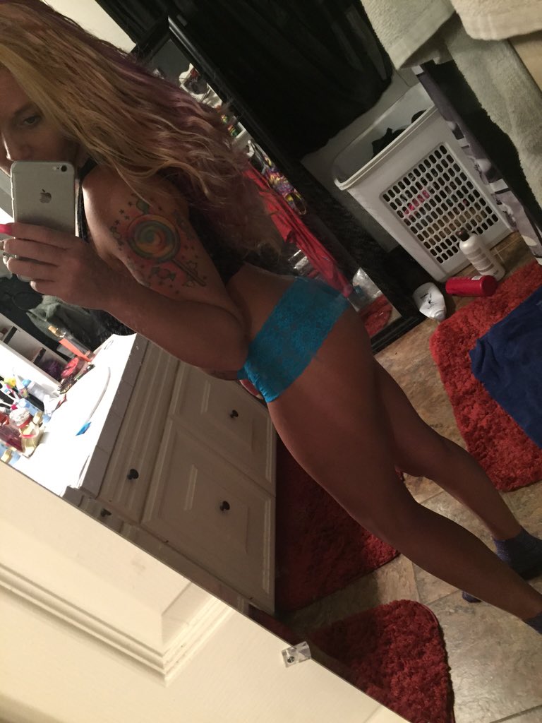 HeavenNaughty's tweet photo. #FreshOutOfShower #GoodNight #HopeUHadASexFilledThursday https://t.co/SsIdW6VmNN