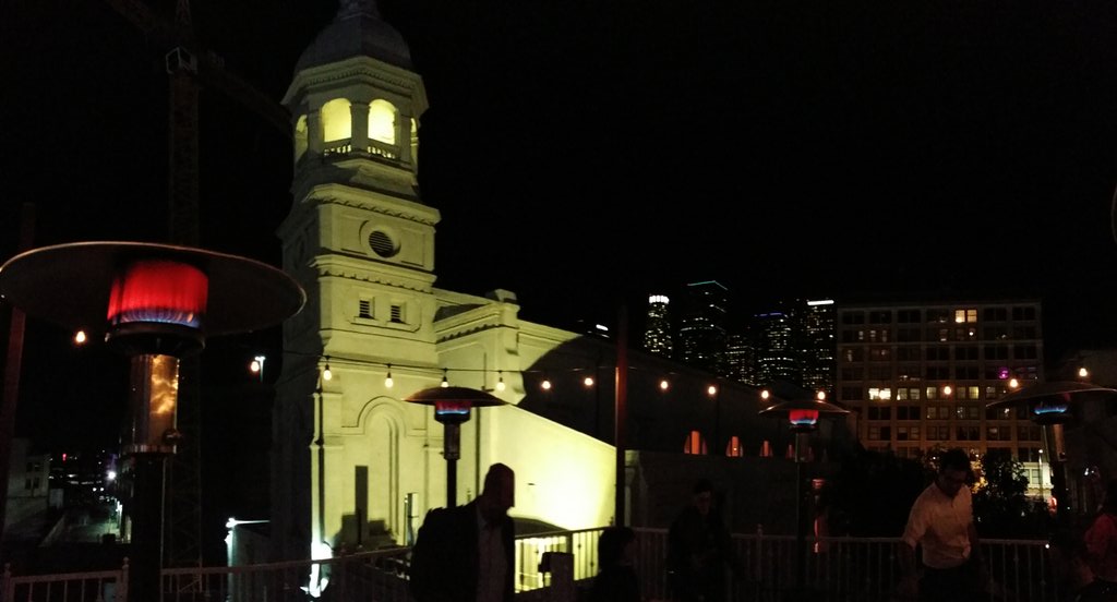 Dinner view. #Redbreast #singlepotstill <a href="/RedbirdLA/">RedbirdLA</a> <a href="/nealfraser/">nealfraser</a> <a href="/tobinshea/">Tobin Shea</a> #whiskey #DTLA