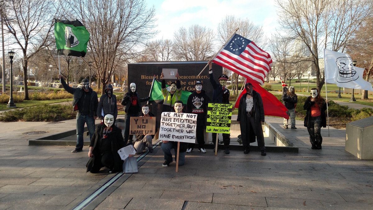 MillionMaskMN's tweet photo. "Blessed be the peacekeepers" #MMM2015 https://t.co/hFsOFn1I3B