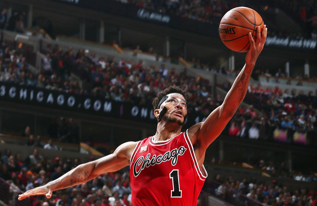 SportsCenter's tweet photo. DERRICK ROSE IS ON 🔥🔥🔥!  He scores 29 Pts, incl. 10 in a row late in 4th Qtr, in Bulls 104-98 victory over OKC. https://t.co/zcMFXRUJfK
