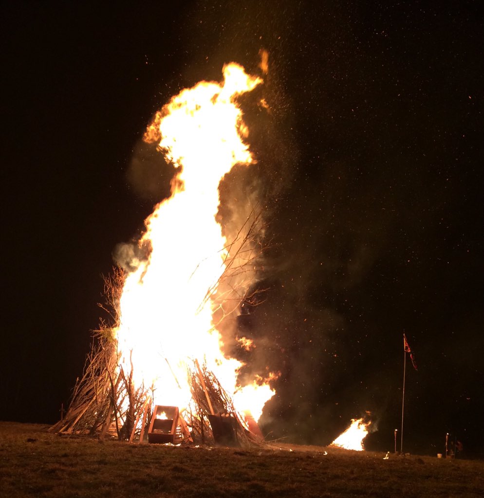 bontgirl73's tweet photo. @alandrummond2 awesome night - thanks to you and your team #guyfawkesnight #perthont #blackpoolrock👍 https://t.co/SoOLMACIWr
