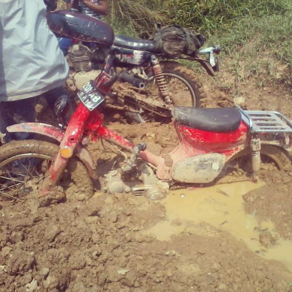 RotomAut's tweet image. there is always a way out for those who want to try. keep spirit guys! Happy friday... #rotomautjourney #adventure